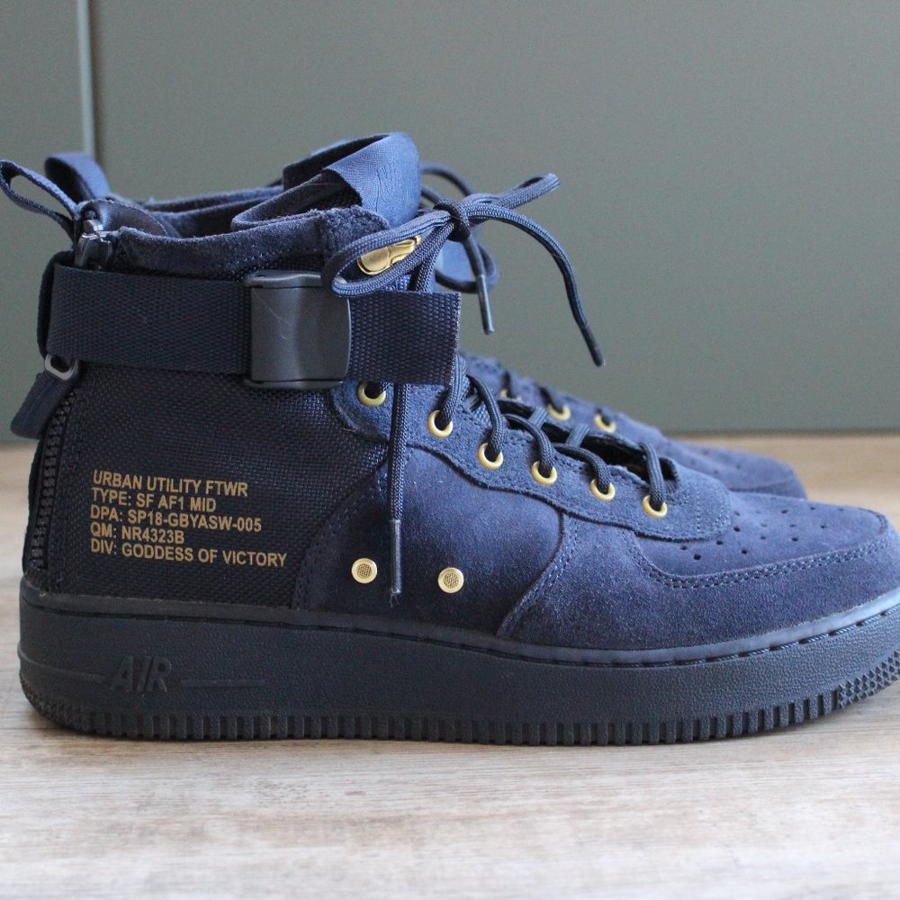 Air force one Urban Utility footwear size (7Y)
